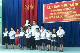 LỄ TRAO TẶNG HỌC BỔNG CHO HỌC SINH NGHÈO HIẾU HỌC TẠI TRẢNG BÀNG – TÂY NINH